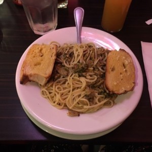 Spaghetti con almejas al horno