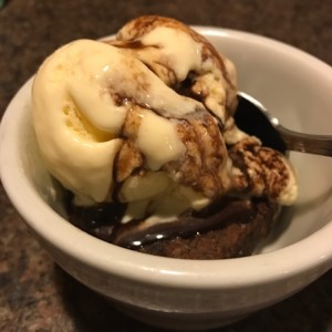 Brownie con helado