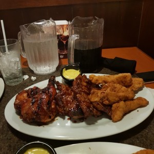 Ribs, pollo asado y chicken tenders