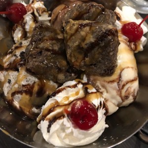 brownie con helado