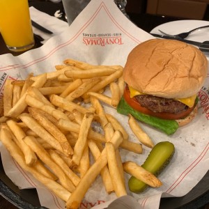 Hamburguesa con papitas