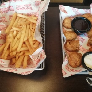 Chicken - Chicken Tenders y papas fritas