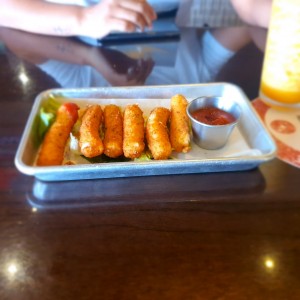 Mozzarella Sticks (6)