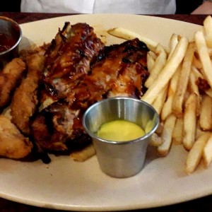 Ribs,Chicken tender y papas