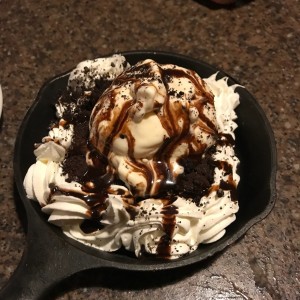 Brownie con helado