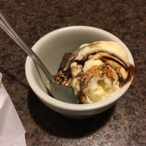 Brownie con helado