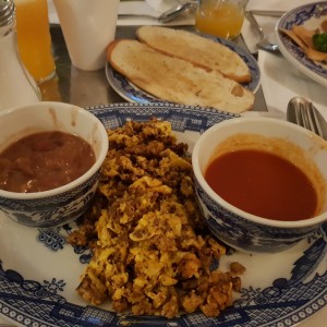 huevos con chorizo