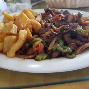 Bistec picado con papas