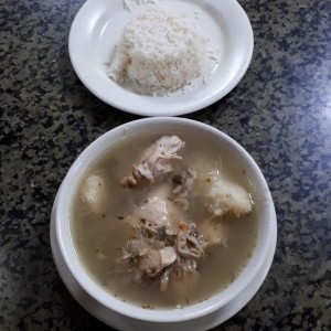 Sancocho con arroz blanco