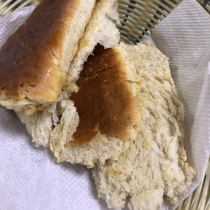 Pan de la casa con mantequilla