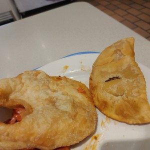 empanada de carne y hojaldre