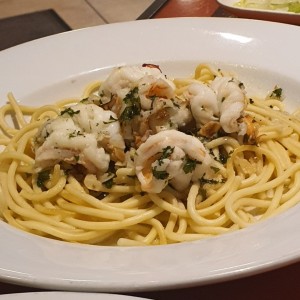 spaghetti al oleo camarones