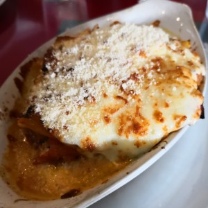 Lasagna gratinada de carne