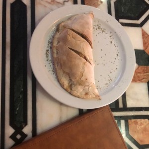 Calzone de Pollo con Hongos