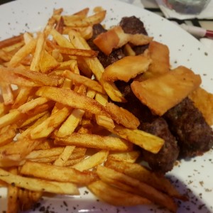 Kafta de cordero con papas