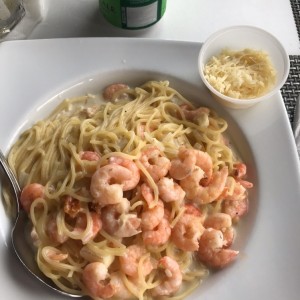 alfredo con camarones 