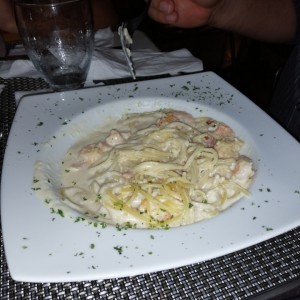 pasta alfredo con camarones 