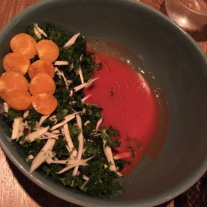 entrada ensalada de uchuva, palmito y kale