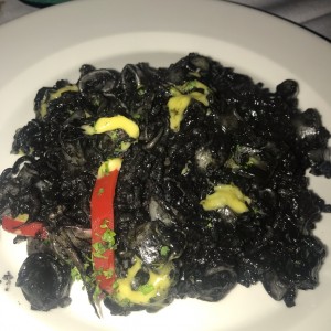 rissoto de calamares en su tinta