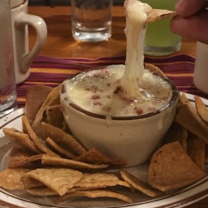 Queso Fundido con chorizo