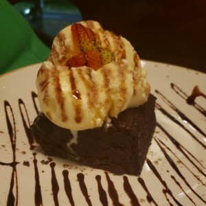 Postres - Brownie con helado