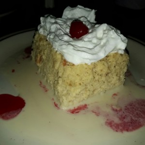 Tres Leches con amaretto