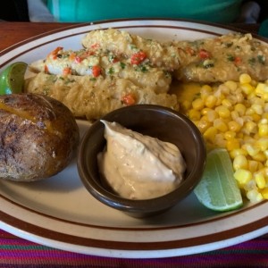 Mariscos - Corvina al Ajillo