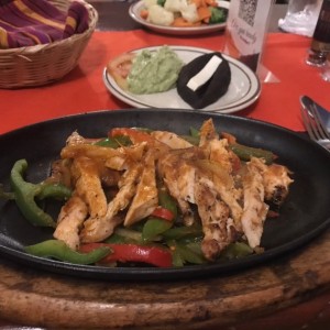 Fajitas de Res, Pollo, Mixtas o Camarones