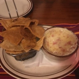 Queso Fundido con Chorizo