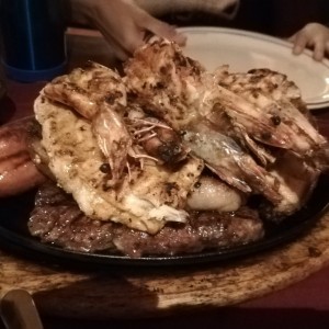 Parrillada Mar y Tierra (3 Personas)