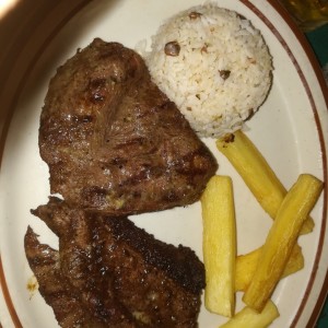 filete de res y puyaso