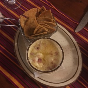 Queso Fundido con Chorizo