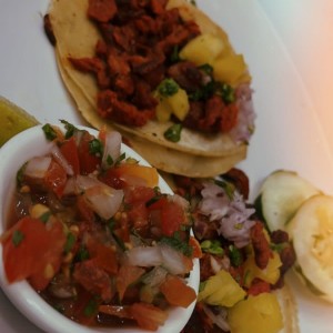 Tacos al pastor 