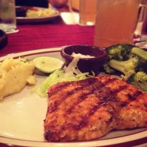 filete de salmon pure y brocoli 