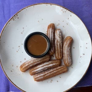 Churros con dulce de levhe ?