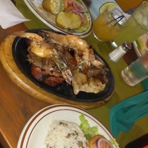 Parrillada Mar y Tierra (2 Personas)