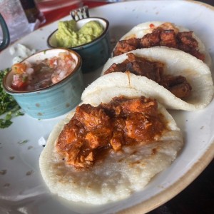 Tacos de Res, Pollo, Cochinita Pibil, Al Pastor o Mixtos