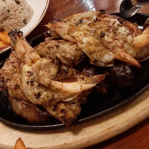 Plato Fuerte - Parrillada Mar y Tierra para 2 personas.