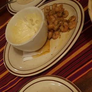 Queso Fundido con Camarones