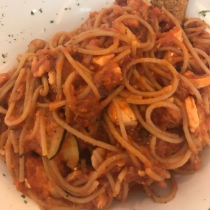 Pasta de la casa y salmon