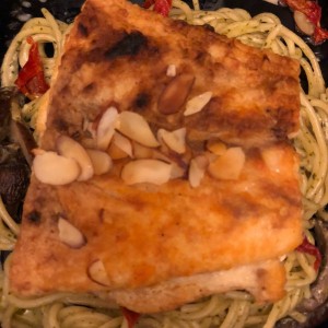 corvina horneada con espagueti