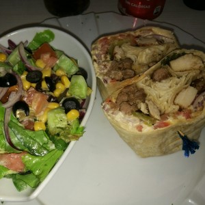 Wrap mixto con ensalada