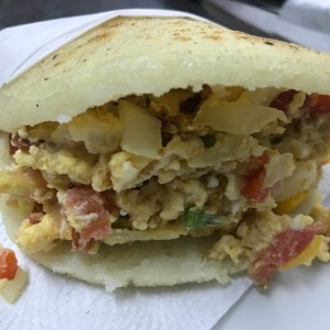 arepa con perico 