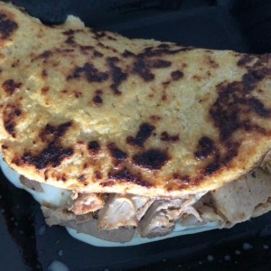 cachapa de queso de mano y pernil