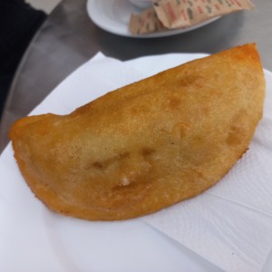 empanada mechada 