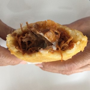 Empanada de Carne Mechada