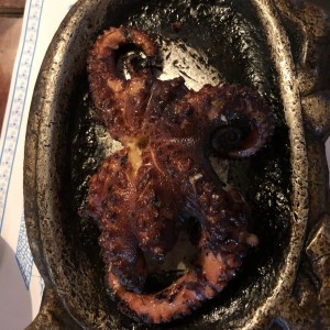 Pulpo al Carbon