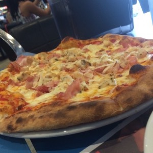 Pizza de pollo toscana