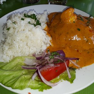 Corvina rellena de Camarones