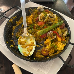 Paella Mar y Tierra